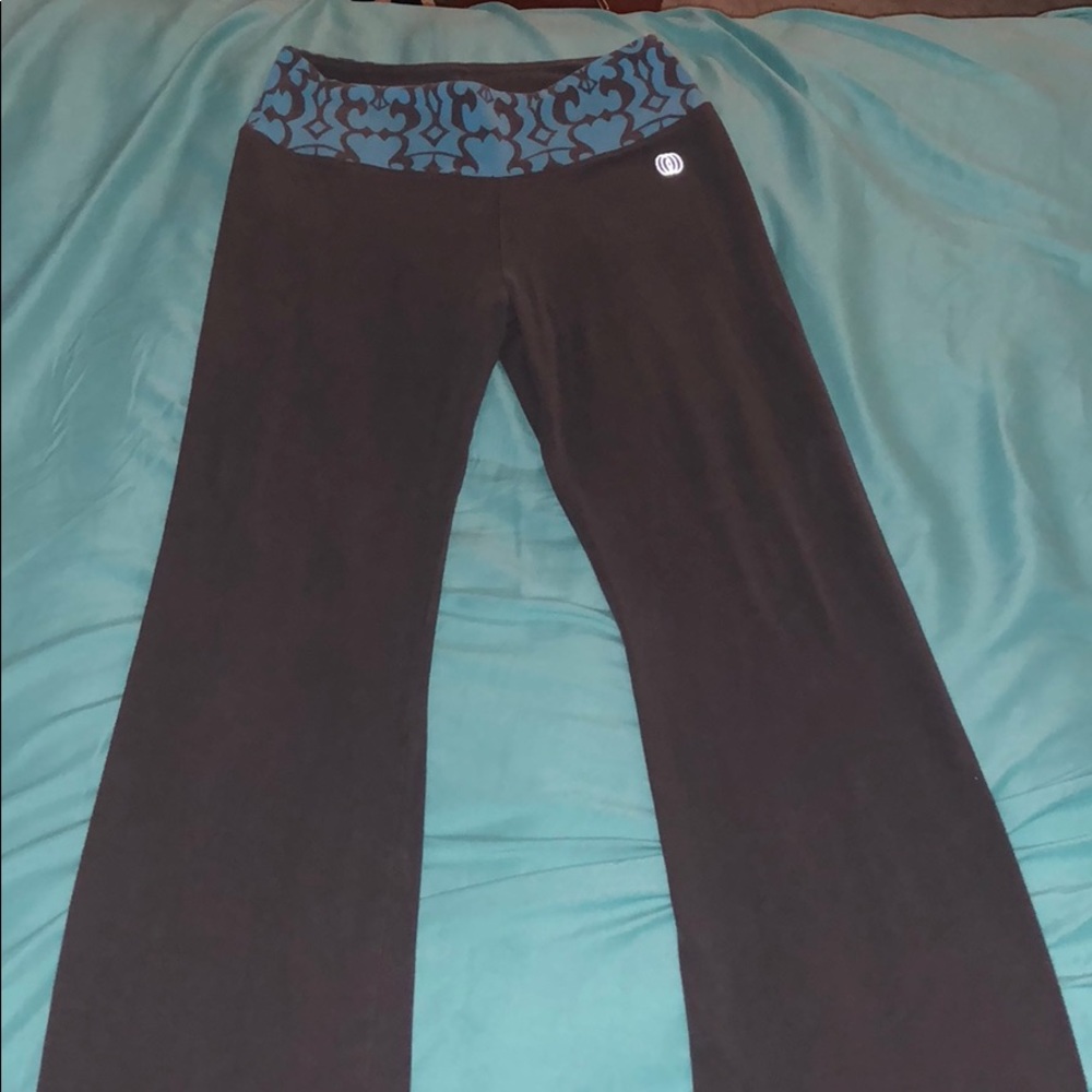 Grey yoga pants